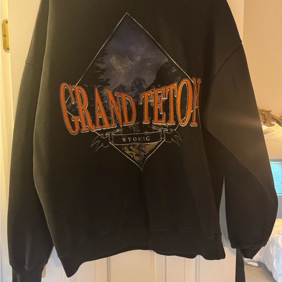 Abercrombie & Fitch Tops - Abercrombie & Fitch Grand Teton Black Sweatshirt Large